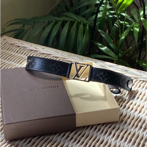 π¦ Louis Vuitton Monogram Eclipse Bracelet - Picture 10 of 14